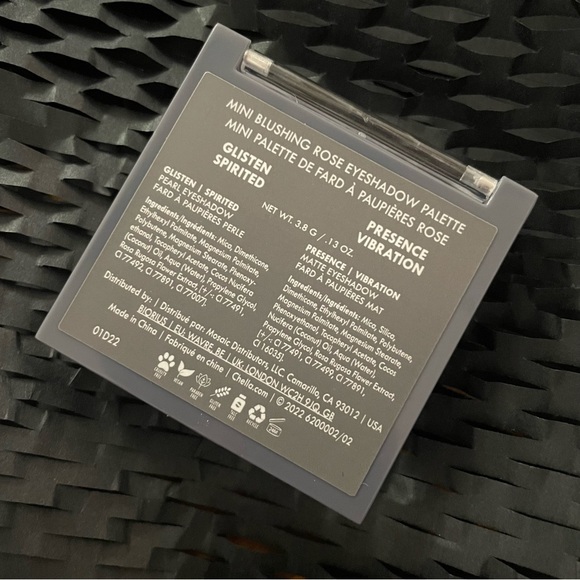 Chella and Vela Beauty - Hello Beautiful Quad Palette - Picture 4 of 4